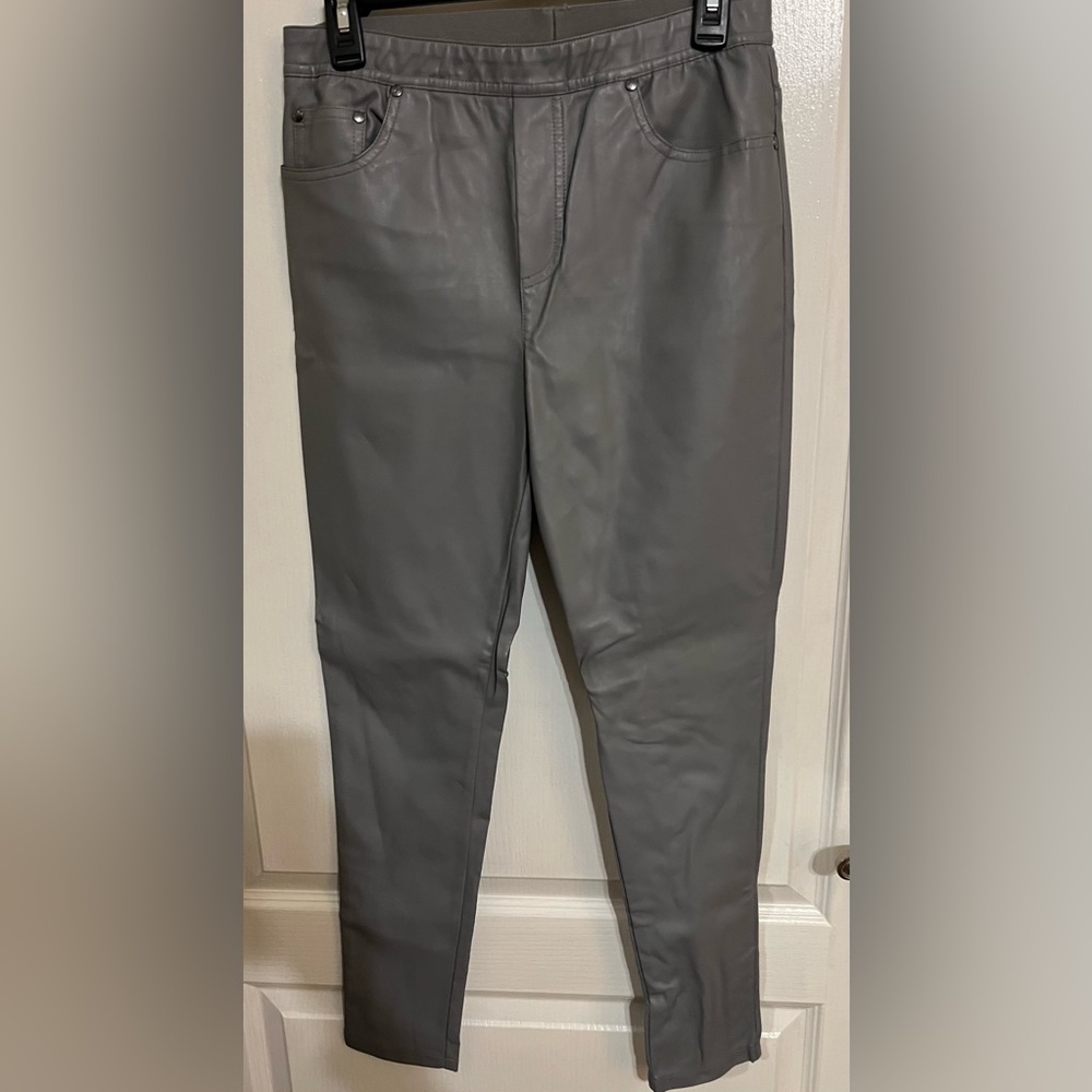 DG2 by Diane Gilman polyeurethane bottoms in gray..Sz. Small.. NWOT.. never worn